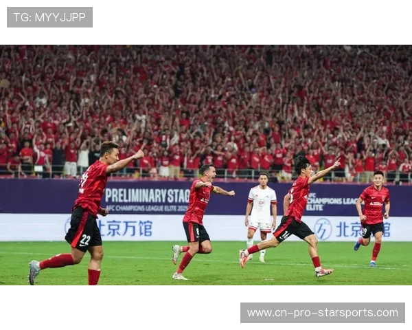 现场火爆支持,球迷热情高涨!——点燃赛场激情的无尽魅力 现场火爆支持,球迷热情高涨!——点燃赛场激情的无尽魅力